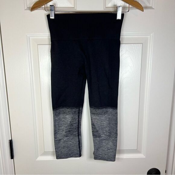 Lululemon Seamlessly Street Crop Hombre Black Grey Size Small - Picture 4 of 9